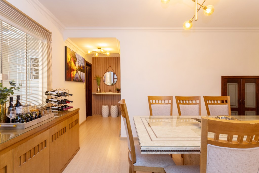 Casa Residencial para venda no Capao da Imbuia em Curitiba com 244m² por R$ 1.300.000,00