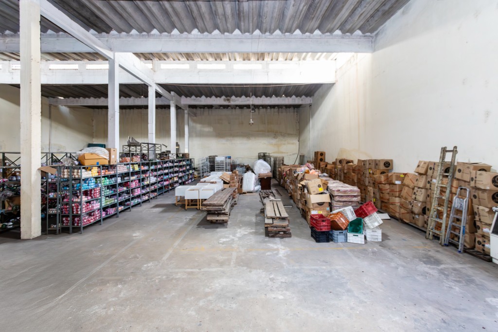 Barracão_galpão para locacao no Agua Verde em Curitiba com 704,4m² por R$ 22.000,00