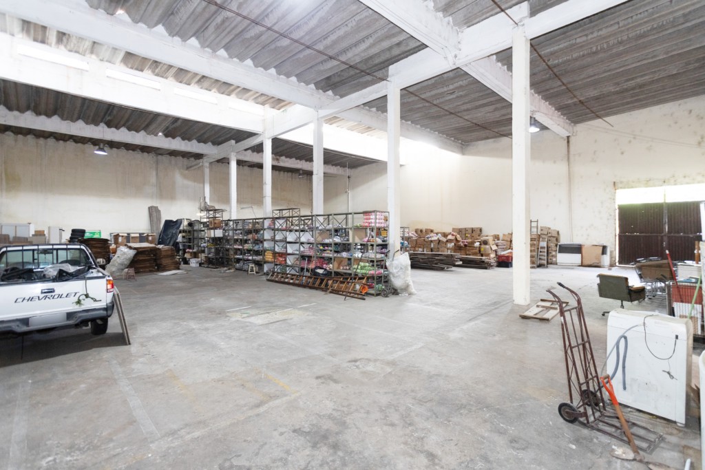 Barracão_galpão para locacao no Agua Verde em Curitiba com 704,4m² por R$ 22.000,00