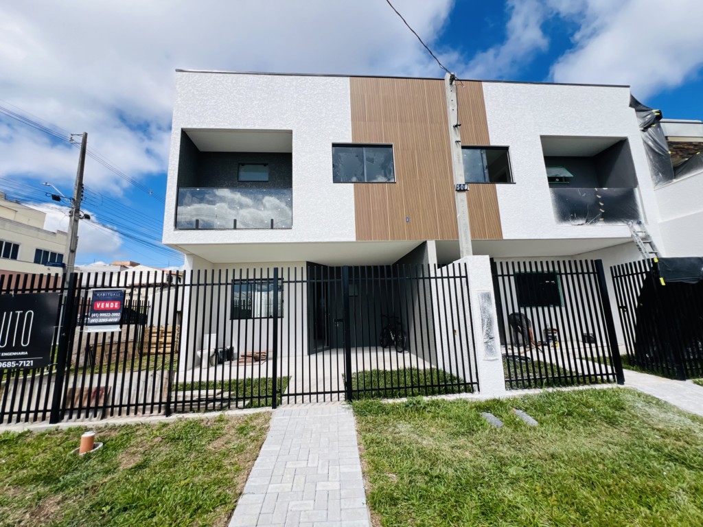 Sobrado para venda no Pinheirinho em Curitiba com 297,5m² por R$ 499.000,00