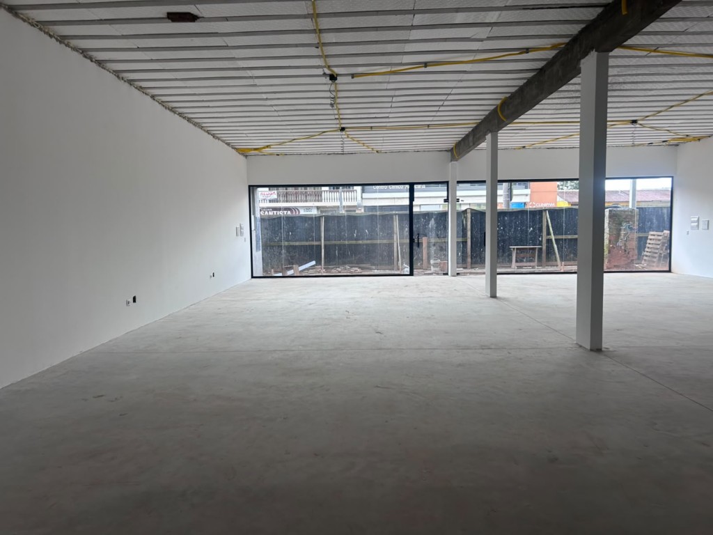 Loja para locacao no Centro em Araucaria com 100m² por R$ 8.800,00
