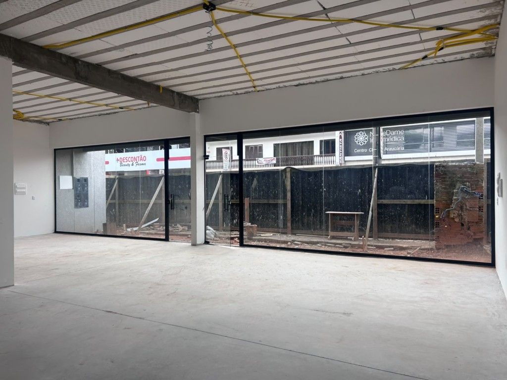 Loja para locacao no Centro em Araucaria com 100m² por R$ 8.800,00