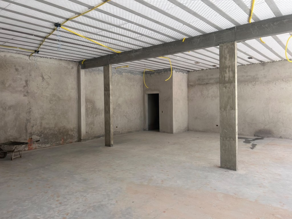 Loja para locacao no Centro em Araucaria com 100m² por R$ 8.800,00