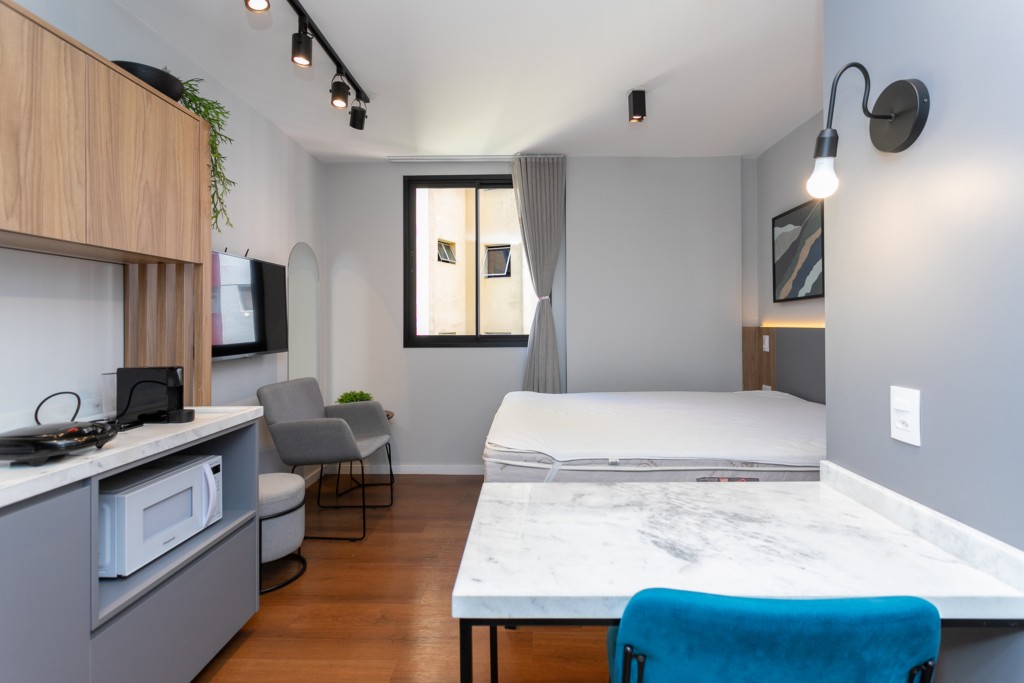 Apartamento para locacao no Centro em Curitiba com 31,36m² por R$ 2.200,00