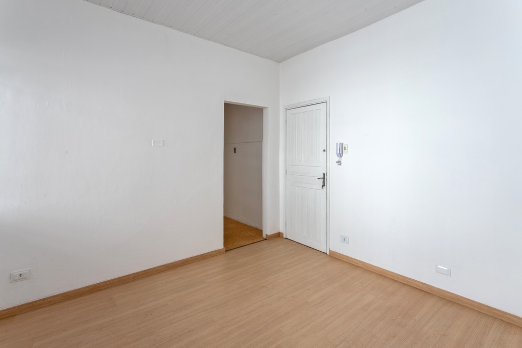 Apartamento para locacao no Bigorrilho em Curitiba com 50m² por R$ 1.980,00