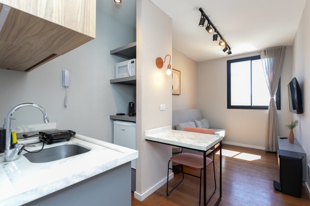 Apartamento para locacao no Centro em Curitiba com 39,69m² por R$ 2.585,00