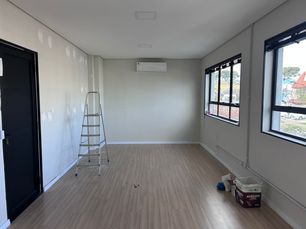 Cjto Comercial_sala para locacao no Reboucas em Curitiba com 29,42m² por R$ 1.650,00