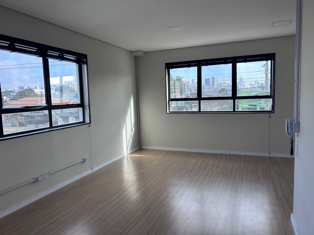 Cjto Comercial_sala para locacao no Reboucas em Curitiba com 25,95m² por R$ 1.650,00