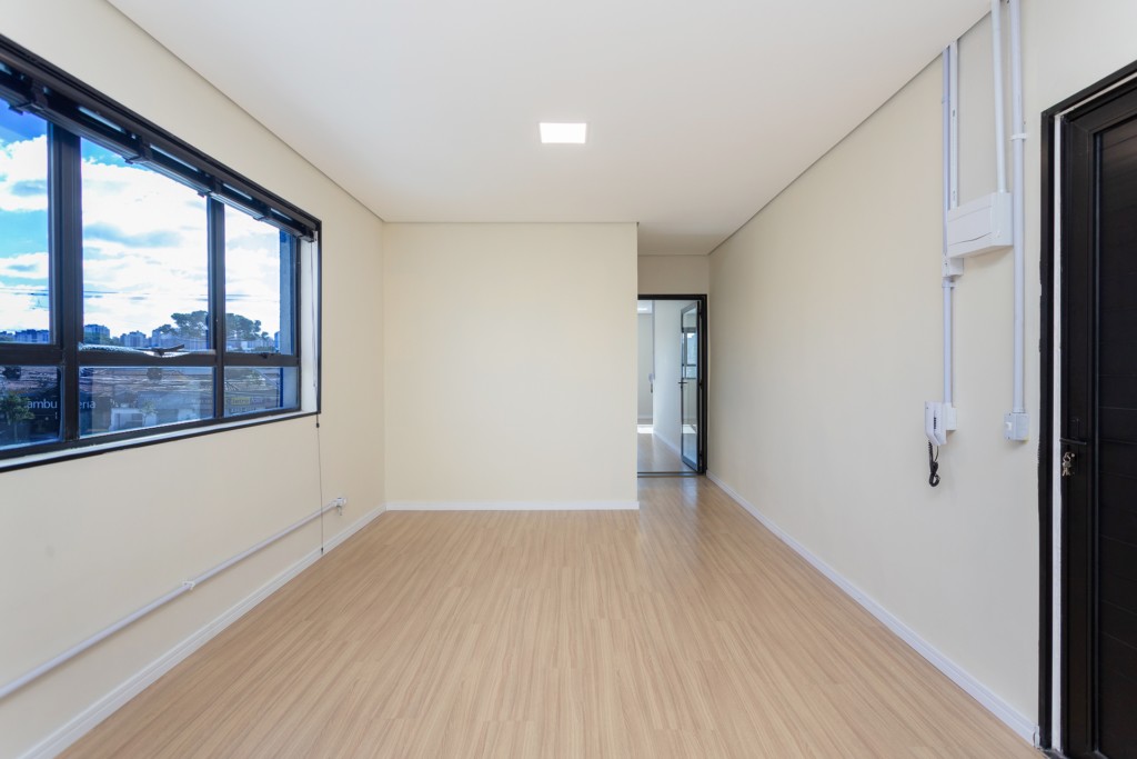 Cjto Comercial_sala para locacao no Reboucas em Curitiba com 55,37m² por R$ 3.300,00
