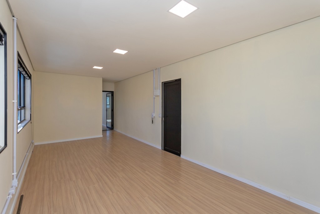 Cjto Comercial_sala para locacao no Reboucas em Curitiba com 55,37m² por R$ 3.300,00