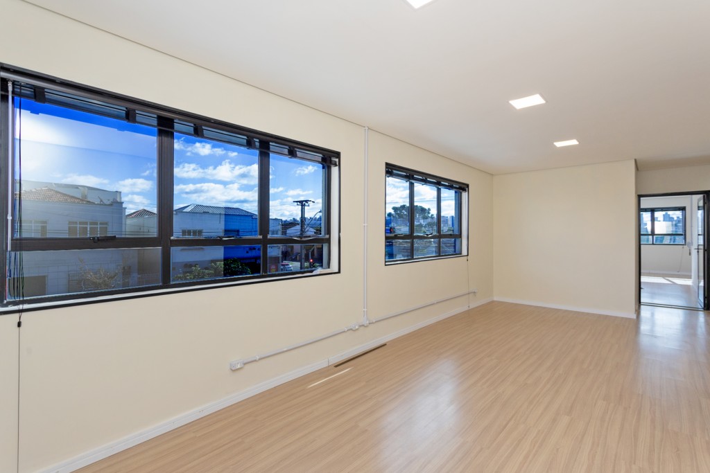 Cjto Comercial_sala para locacao no Reboucas em Curitiba com 55,37m² por R$ 3.300,00