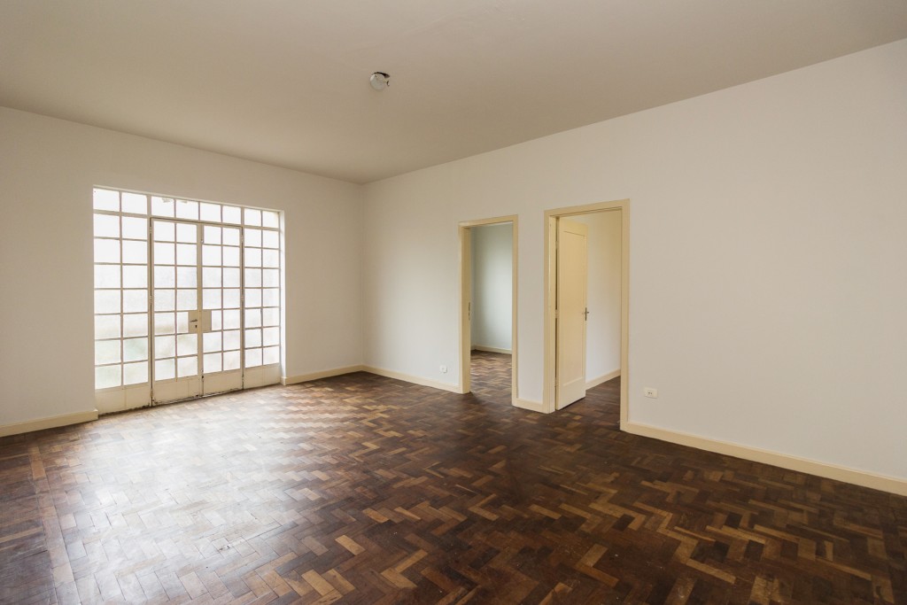 Apartamento para locacao no Centro em Curitiba com 144,08m² por R$ 2.530,00