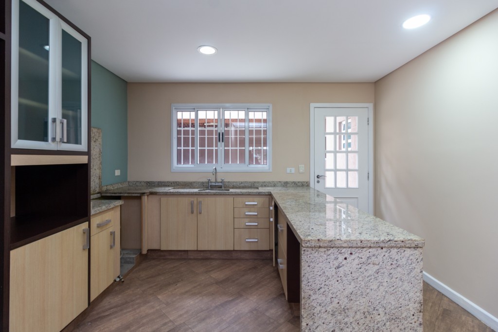 Casa Residencial para locacao no Vista Alegre em Curitiba com 215m² por R$ 6.600,00