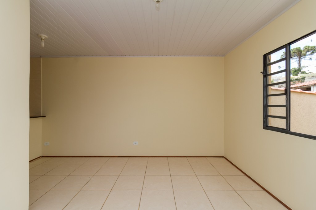 Casa Residencial para locacao no Santa Candida em Curitiba com 50m² por R$ 1.925,00