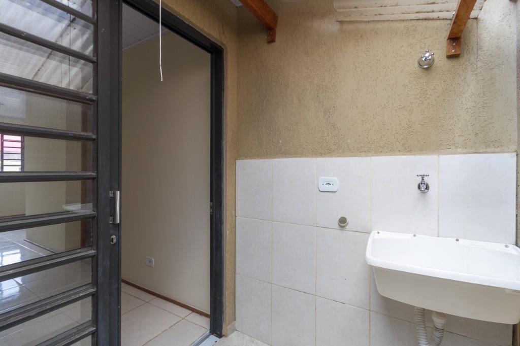 Casa Residencial para locacao no Santa Candida em Curitiba com 50m² por R$ 1.925,00