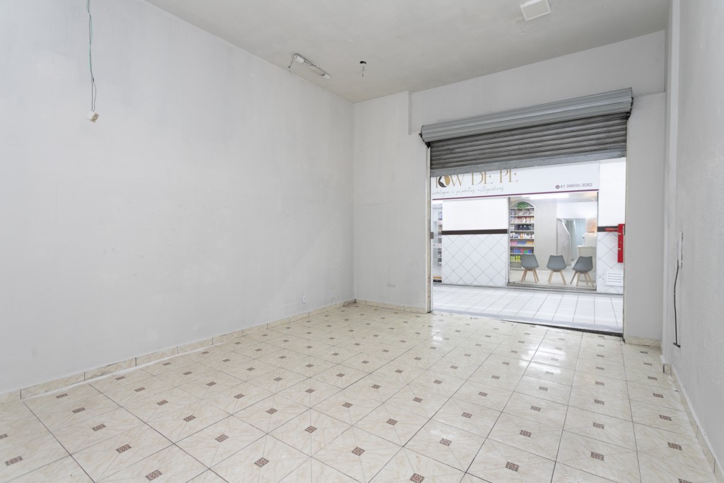 Loja para locacao no Centro em Curitiba com 72m² por R$ 2.200,00