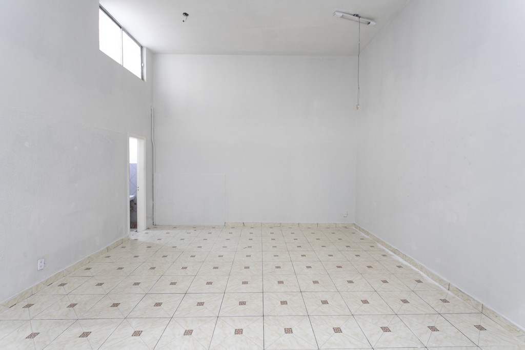 Loja para locacao no Centro em Curitiba com 72m² por R$ 2.200,00