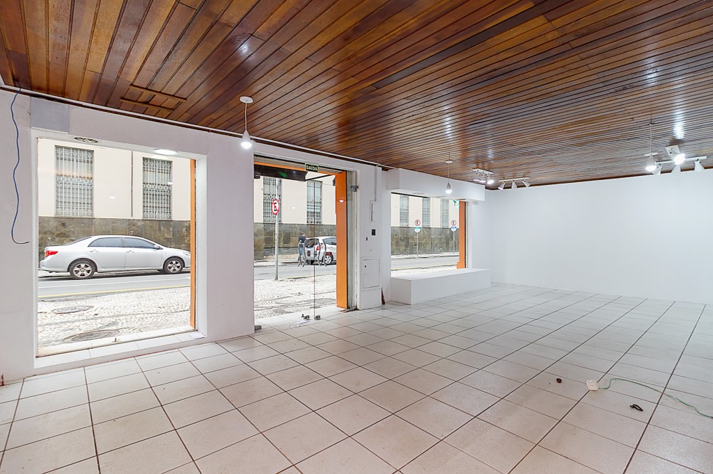 Loja para locacao no Centro em Curitiba com 51,2m² por R$ 3.520,00