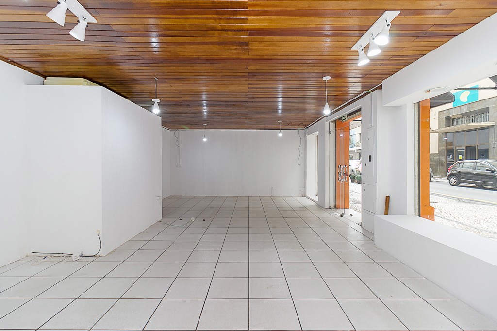 Loja para locacao no Centro em Curitiba com 51,2m² por R$ 3.520,00