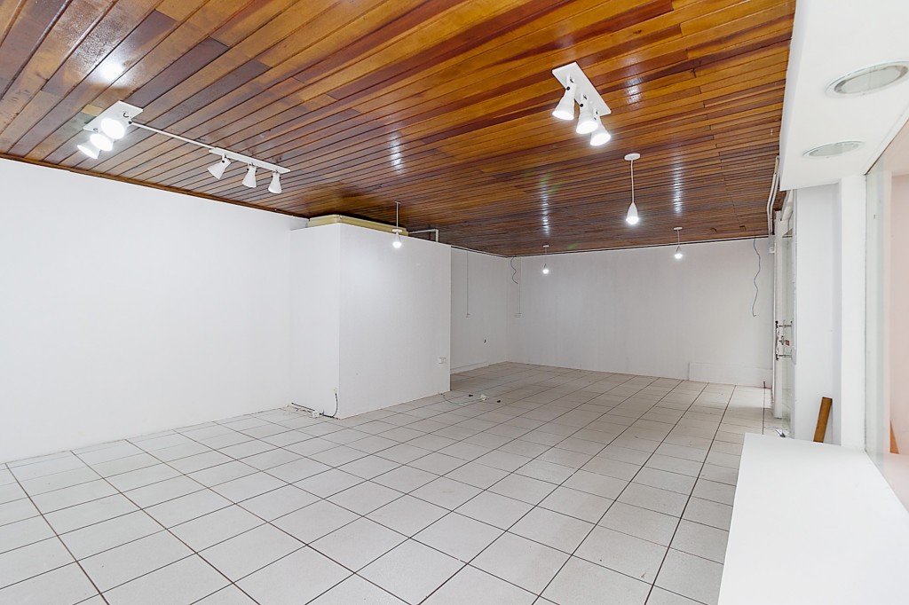 Loja para locacao no Centro em Curitiba com 51,2m² por R$ 3.520,00
