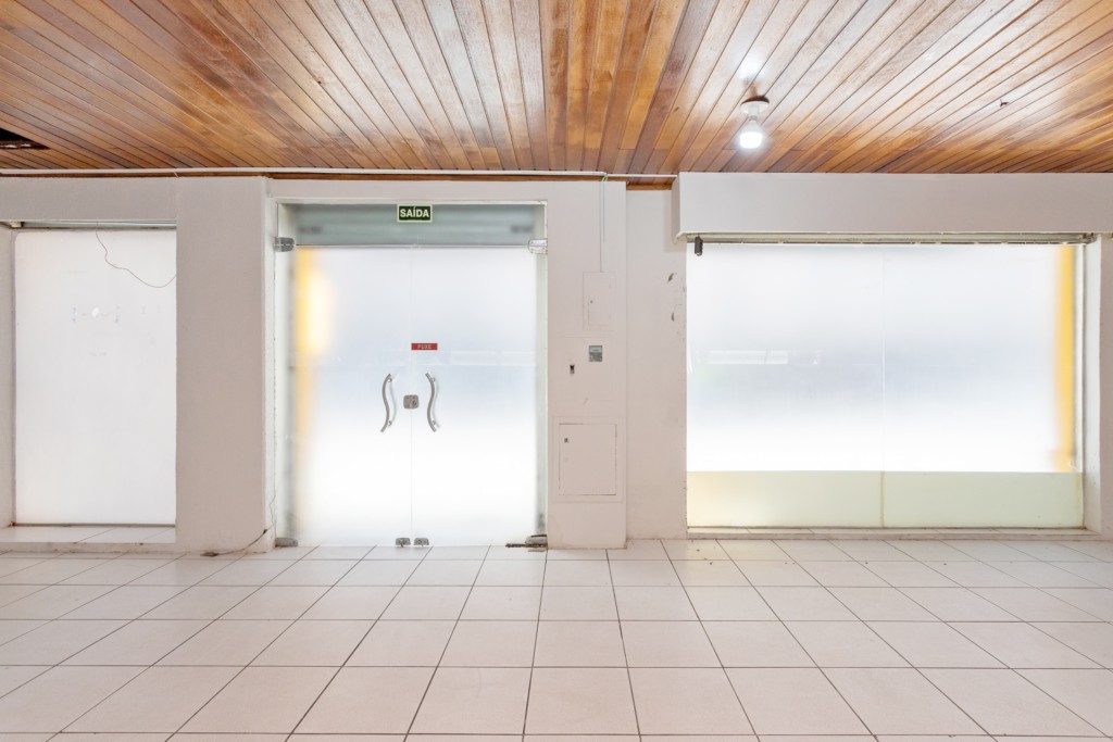 Loja para locacao no Centro em Curitiba com 51,2m² por R$ 3.520,00