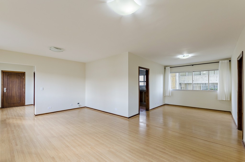 Apartamento para locacao no Bigorrilho em Curitiba com 204,6m² por R$ 3.850,00