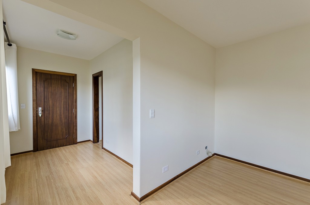 Apartamento para locacao no Bigorrilho em Curitiba com 204,6m² por R$ 3.850,00
