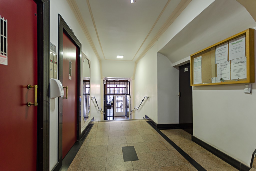 Apartamento para locacao no Centro em Curitiba com 34,5m² por R$ 1.980,00