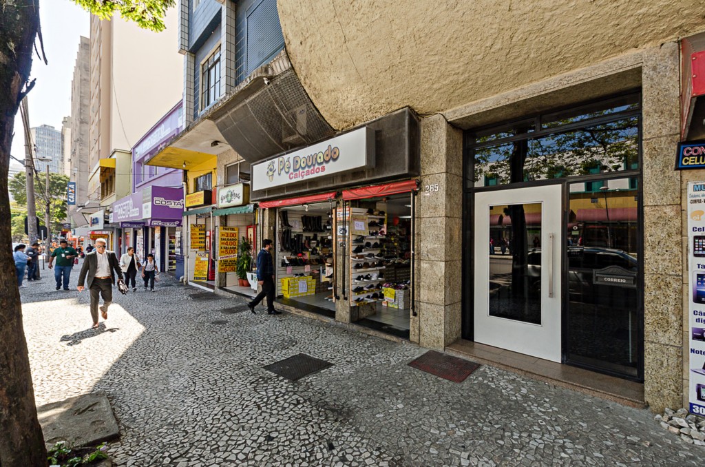 Apartamento para locacao no Centro em Curitiba com 34,5m² por R$ 1.980,00