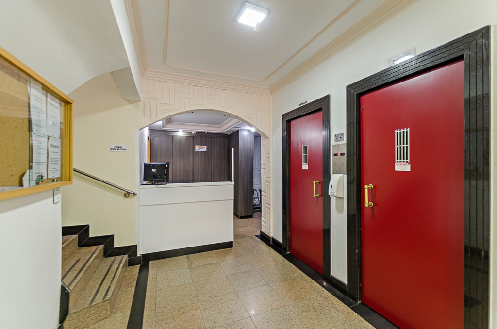 Apartamento para locacao no Centro em Curitiba com 34,5m² por R$ 1.980,00