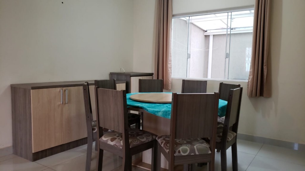 Sobrado para locacao no Santa Candida em Curitiba com 135,65m² por R$ 3.300,00
