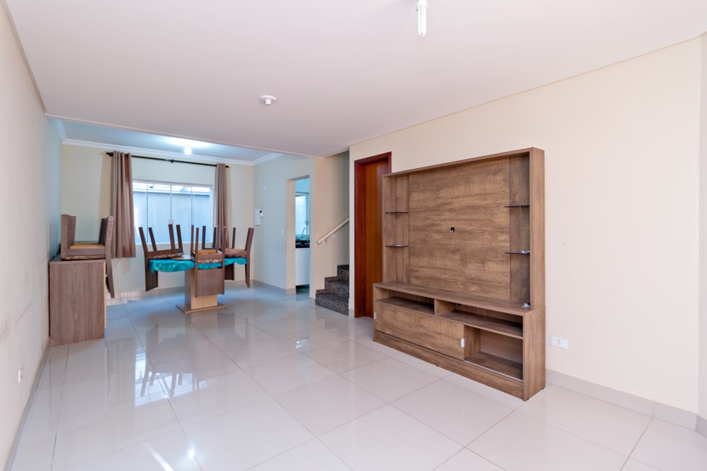 Casa Residencial para locacao no Santa Candida em Curitiba com 135,65m² por R$ 3.300,00