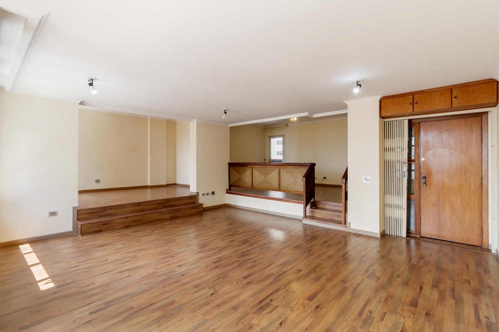 Apartamento para locacao no Batel em Curitiba com 266,26m² por R$ 5.500,00