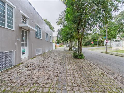 Apartamento para locacao no Merces em Curitiba com 35m² por R$ 1.650,00