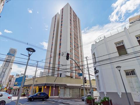 Apartamento para locacao no Centro em Curitiba com 70,92m² por R$ 1.980,00