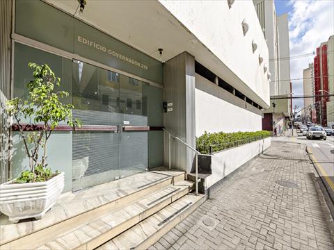Apartamento para venda no Centro em Curitiba com 140,17m² por R$ 480.000,00