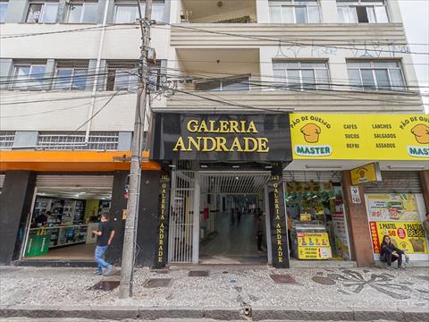 Loja para locacao no Centro em Curitiba com 72m² por R$ 2.200,00
