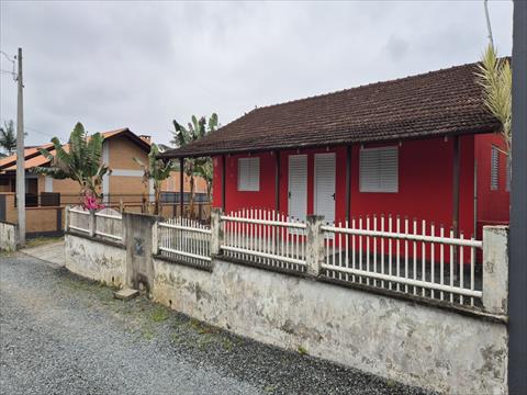 Residência para locacao no Saguaçu em Joinville com 78m² por R$ 1.800,00