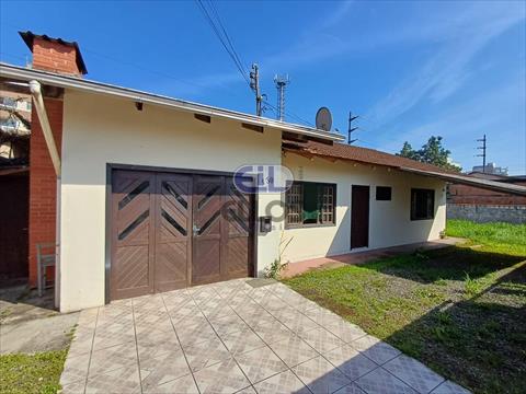 Casa para venda no Iririu em Joinville com 110m² por R$ 470.000,00