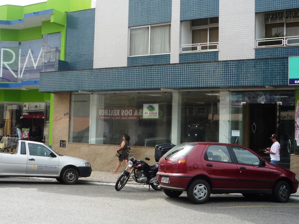 Loja para locacao no Centro em Rio Negro com 130,9m² por R$ 5.880,00