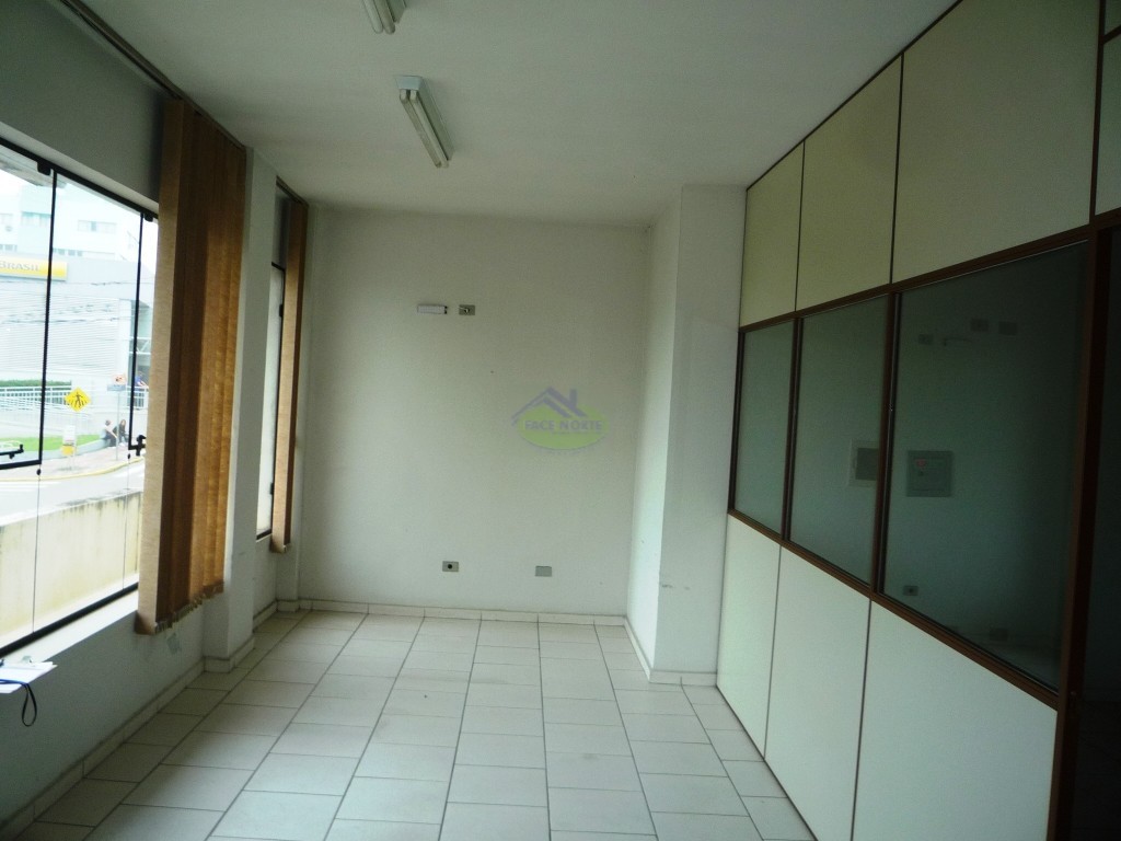 Sala para locacao no Centro em Mafra com 67,75m² por R$ 1.380,00