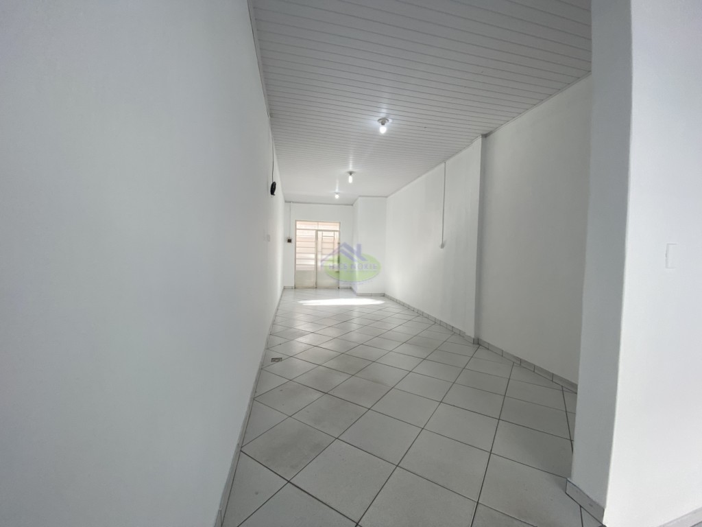 Loja para locacao no Centro em Rio Negro com 42m² por R$ 2.040,00
