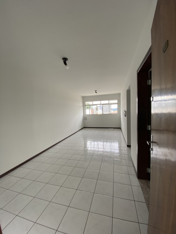 Apartamento para locacao no Centro em Mafra com 105,02m² por R$ 1.320,00