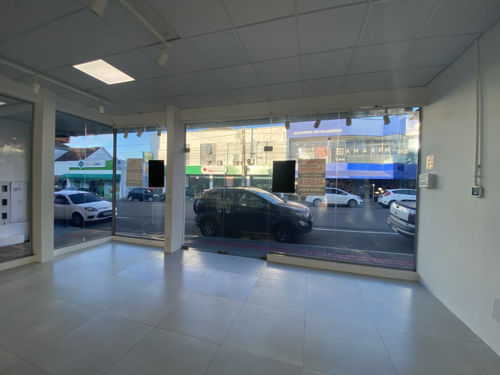 Loja para locacao no Centro II Alto de Mafra em Mafra com 320m² por R$ 12.900,00