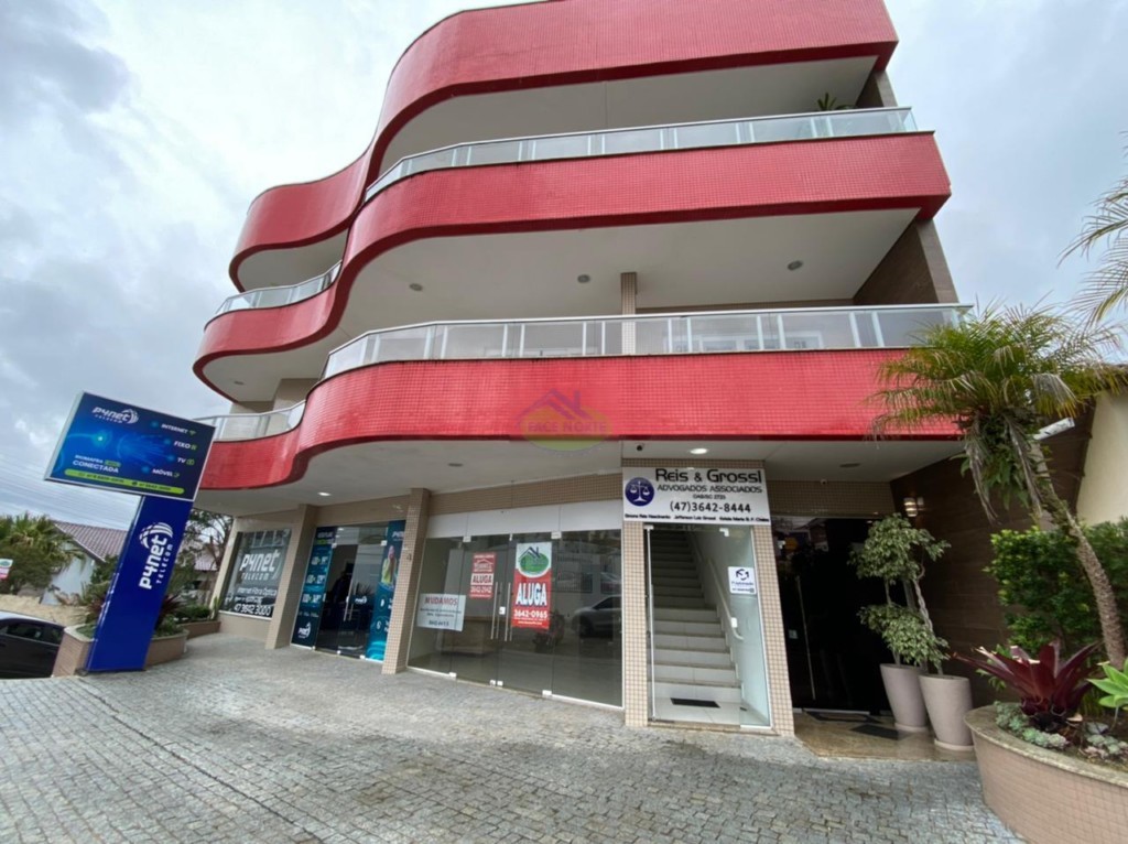 Loja para locacao no Centro I Baixada em Mafra com 120m² por R$ 4.680,00