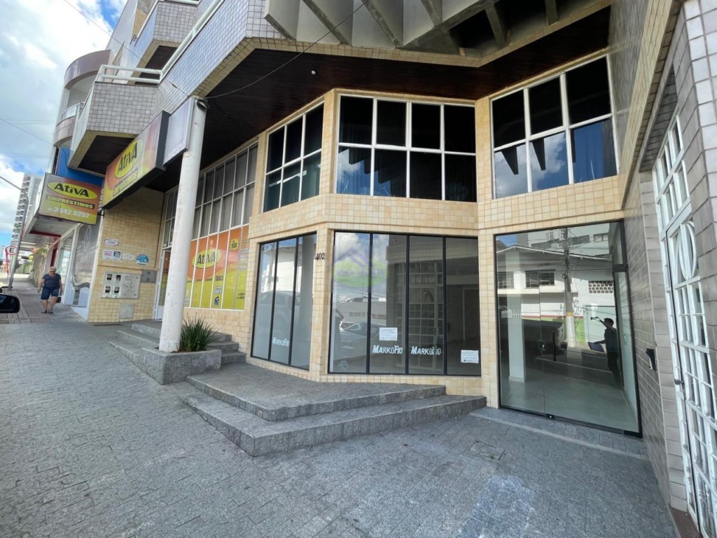 Loja para locacao no Centro I Baixada em Mafra com 165m² por R$ 8.280,00
