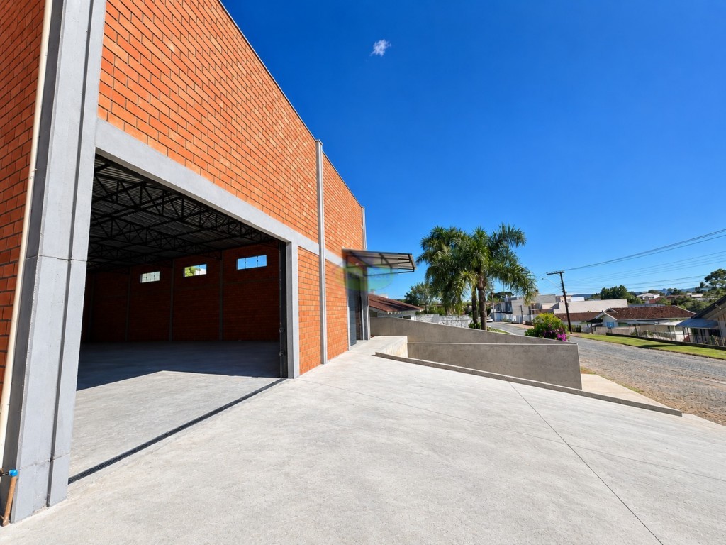 Barracão_galpão para locacao no Jardim do Moinho em Mafra com 300m² por R$ 9.600,00