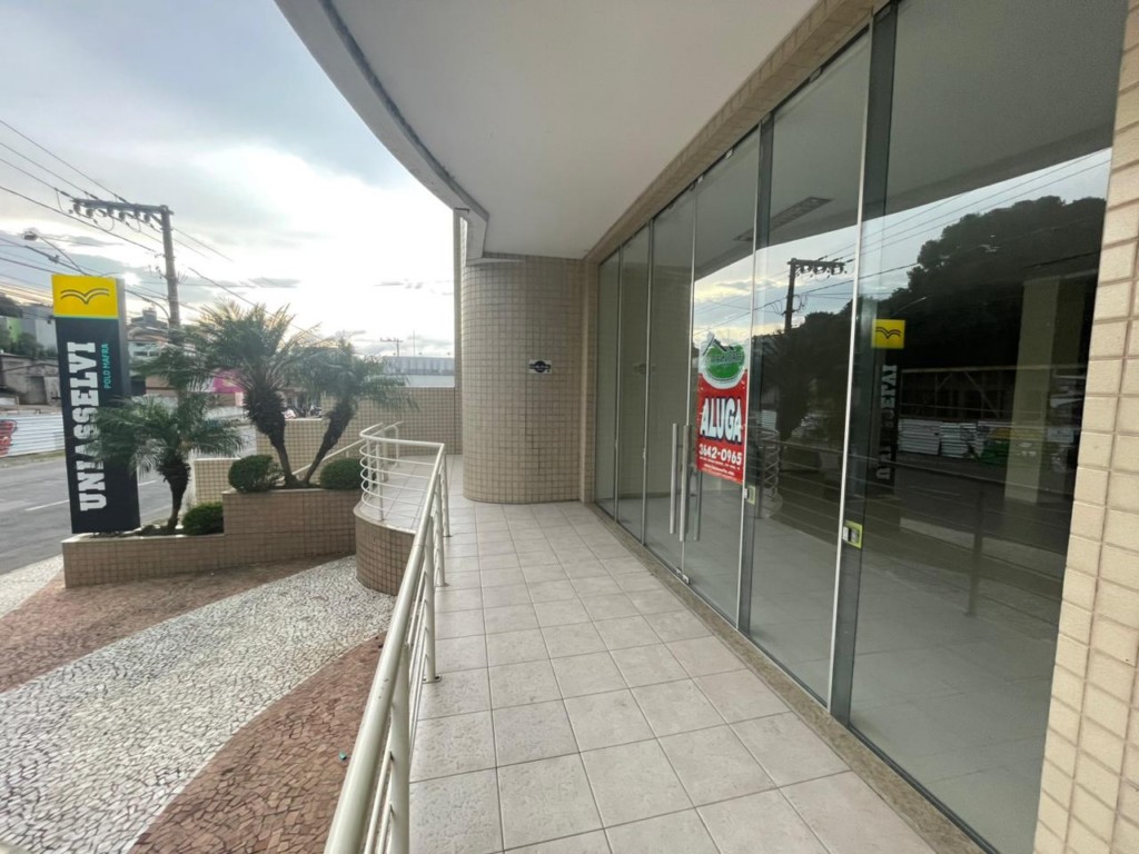 Loja para locacao no Centro I Baixada em Mafra com 198m² por R$ 8.760,00