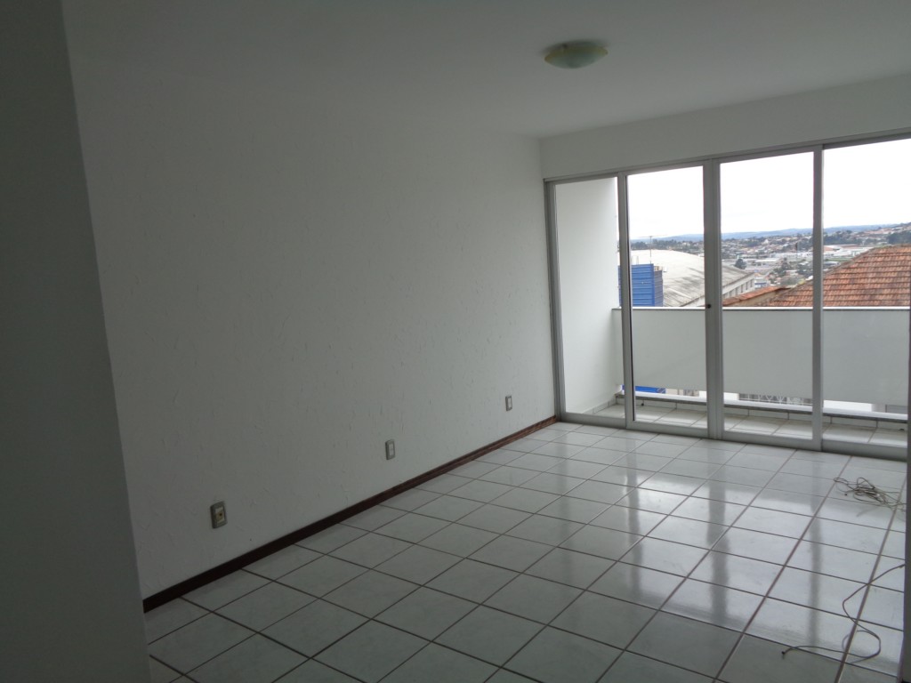 Apartamento para locacao no Centro em Mafra com 132,65m² por R$ 1.788,00