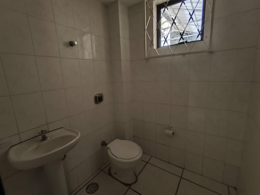 Loja para locacao no Centro em Rio Negro com 61,8m² por R$ 3.000,00